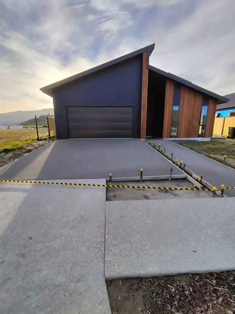 Concrete Driveway Pouring & Placing